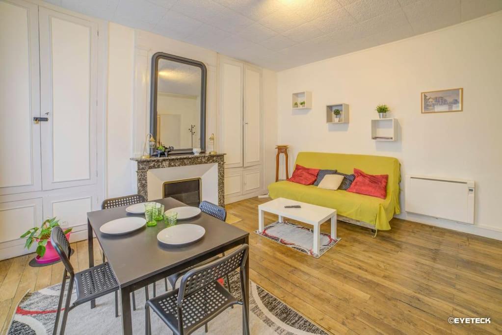 Le Baldaquin Quartier Cathedrale-Marais Apartment Bourges Exterior photo